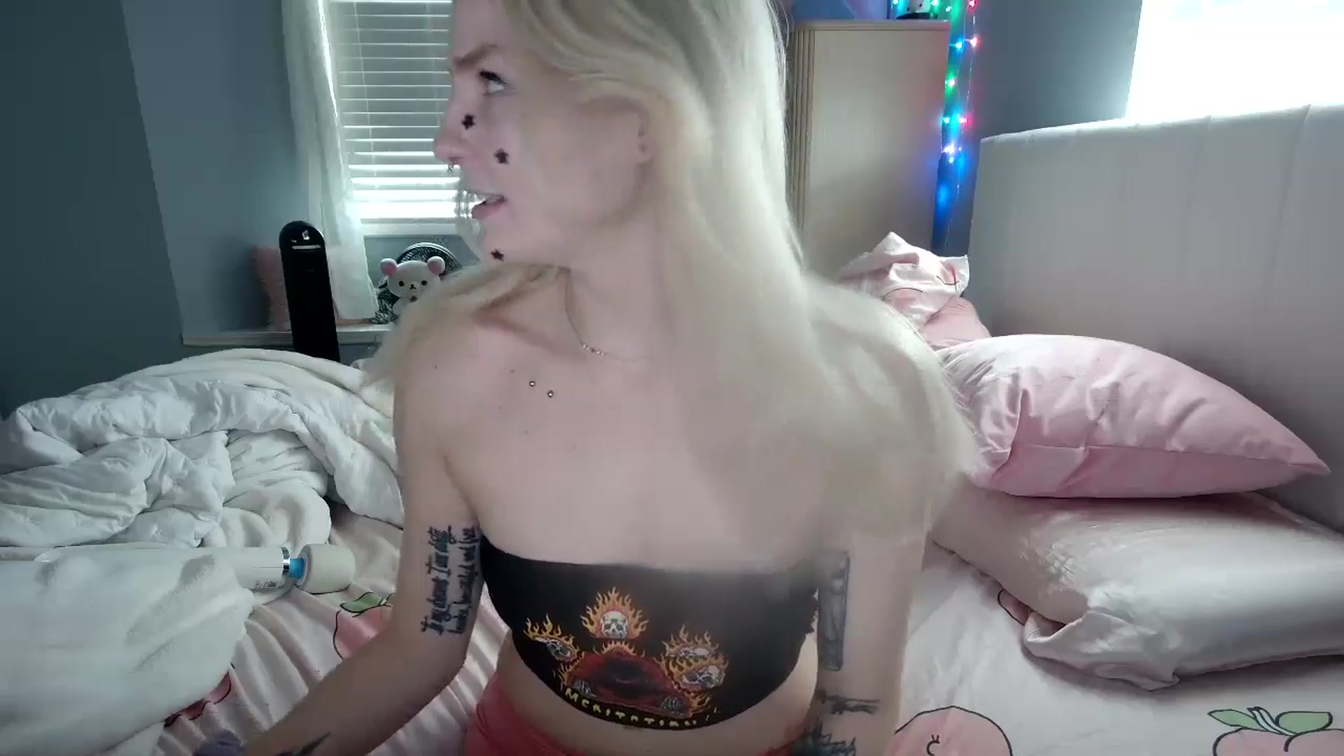 Gallery image thumbnail from DuckChan0's myfreecams stream on, 08/27/2024, 14:42 image 7 of 20