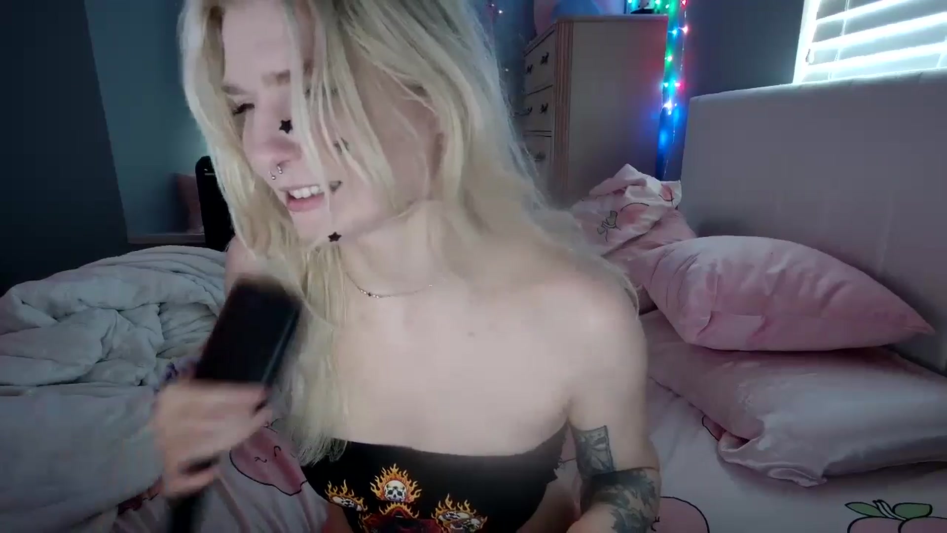 Gallery image thumbnail from DuckChan0's myfreecams stream on, 08/27/2024, 14:42 image 3 of 20