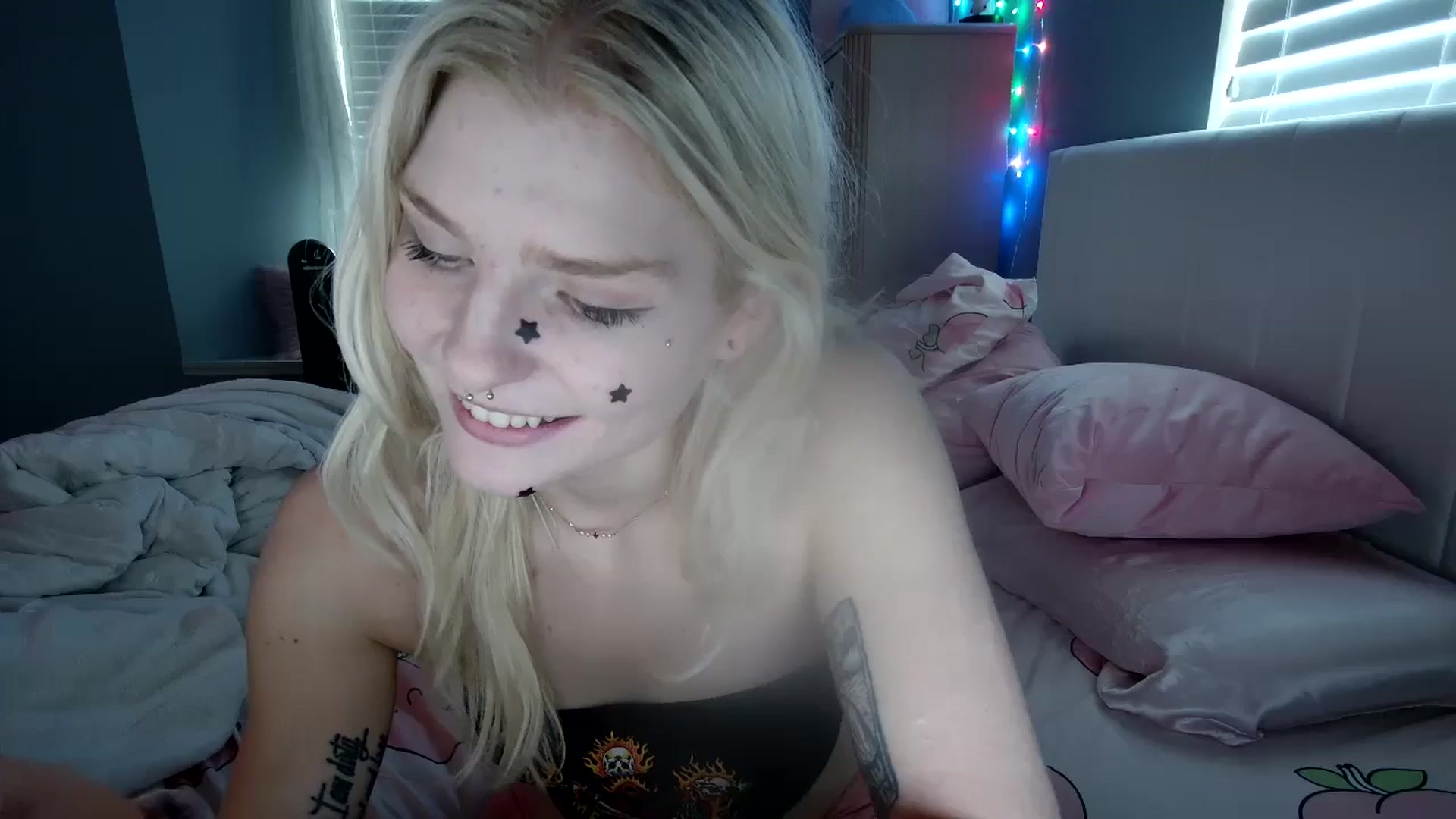 Gallery image thumbnail from DuckChan0's myfreecams stream on, 08/27/2024, 14:42 image 1 of 20