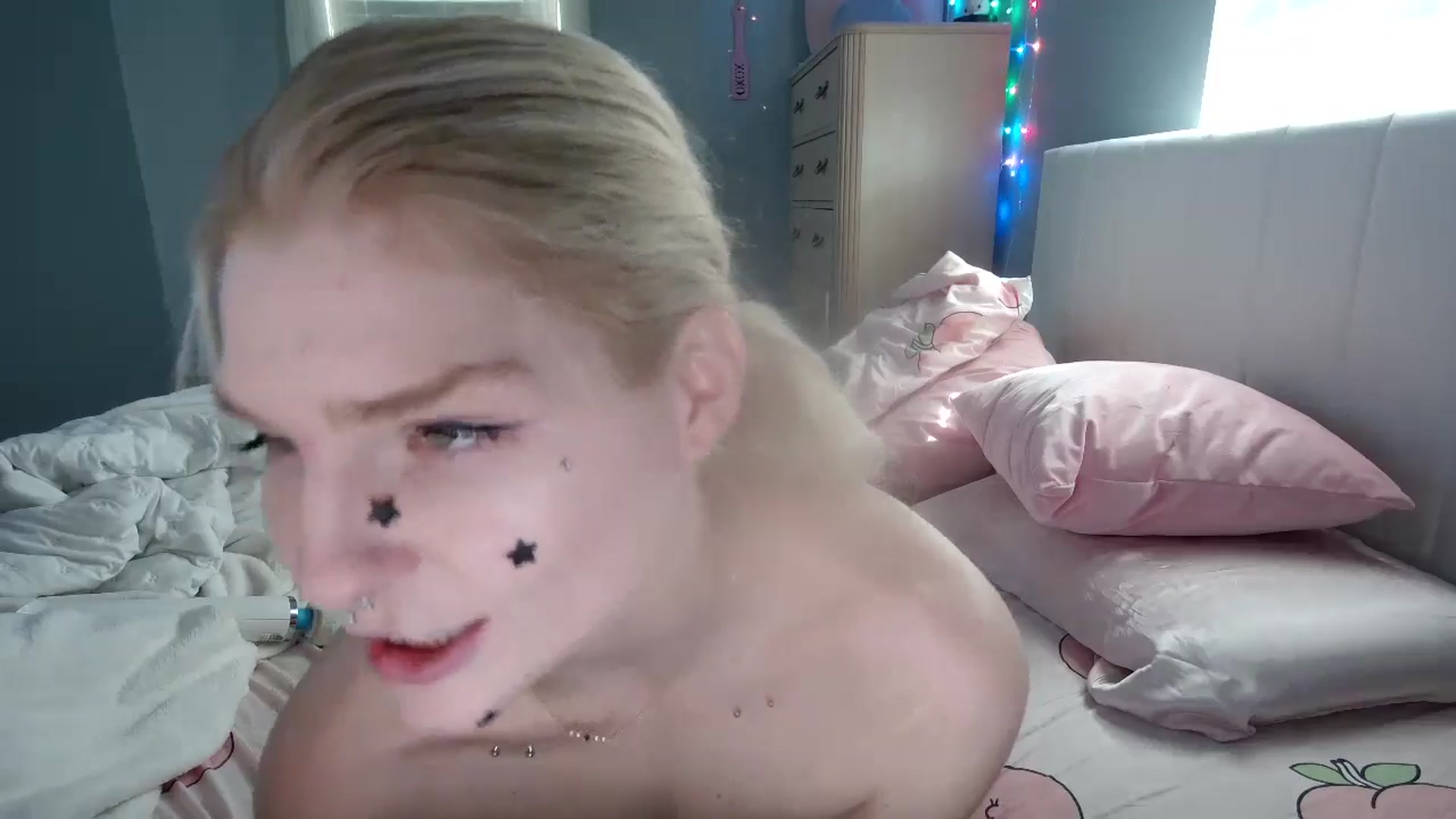 Gallery image thumbnail from DuckChan0's myfreecams stream on, 08/27/2024, 14:42 image 13 of 20