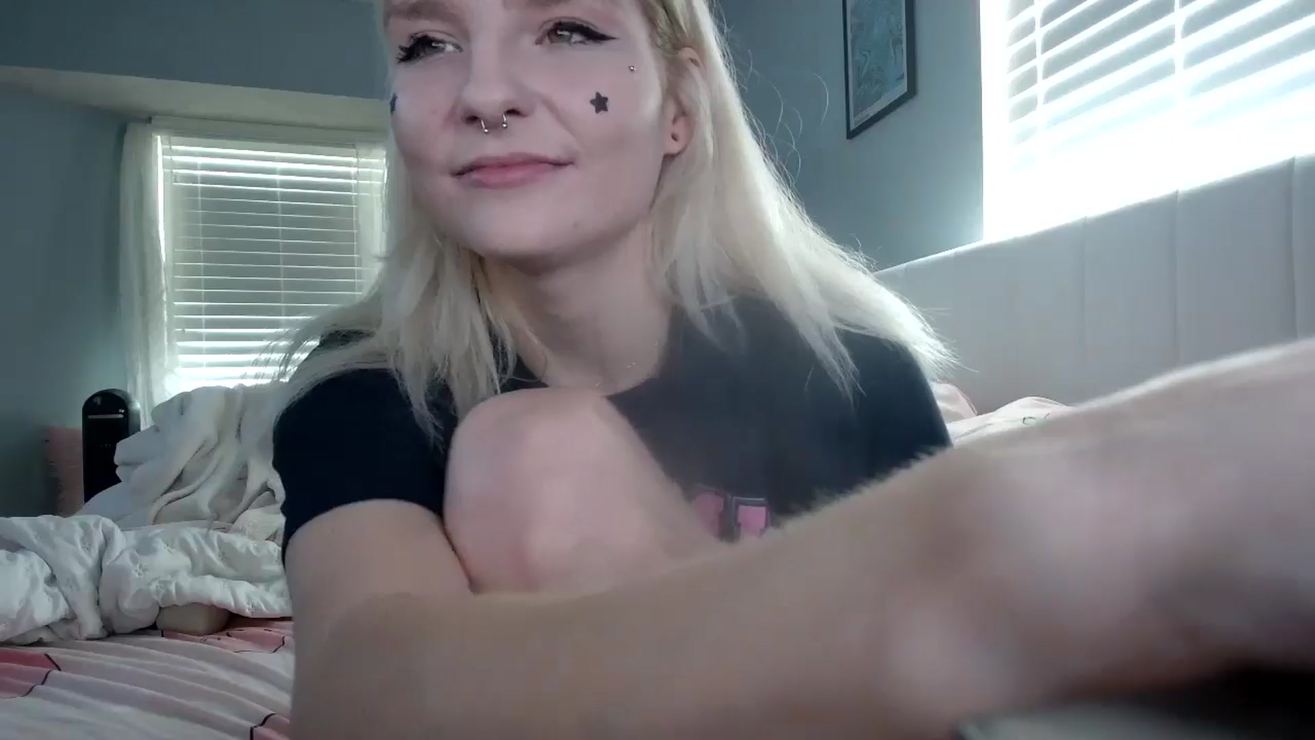 Gallery image thumbnail from DuckChan0's myfreecams stream on, 08/28/2024, 14:14 image 14 of 20