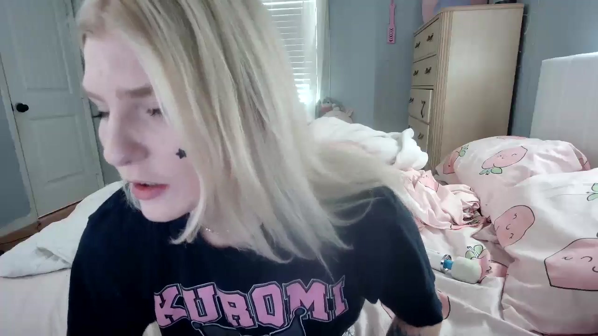 Gallery image thumbnail from DuckChan0's myfreecams stream on, 08/28/2024, 14:14 image 5 of 20