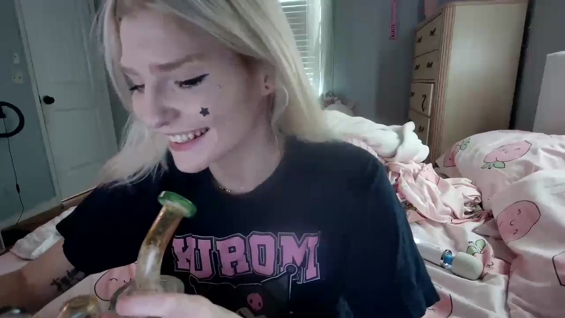 Gallery image thumbnail from DuckChan0's myfreecams stream on, 08/28/2024, 14:14 image 6 of 20