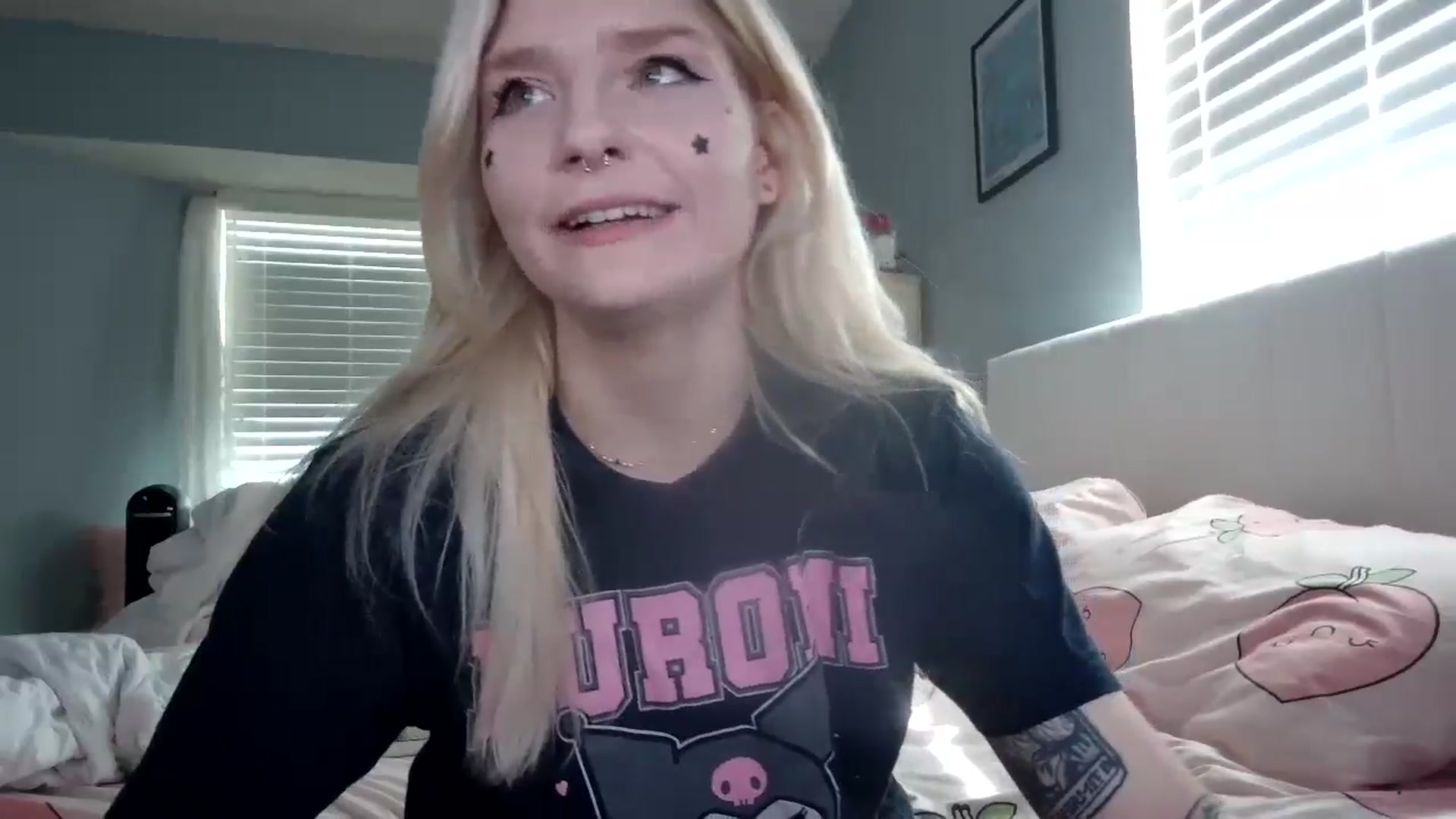 Gallery image thumbnail from DuckChan0's myfreecams stream on, 08/28/2024, 14:14 image 12 of 20