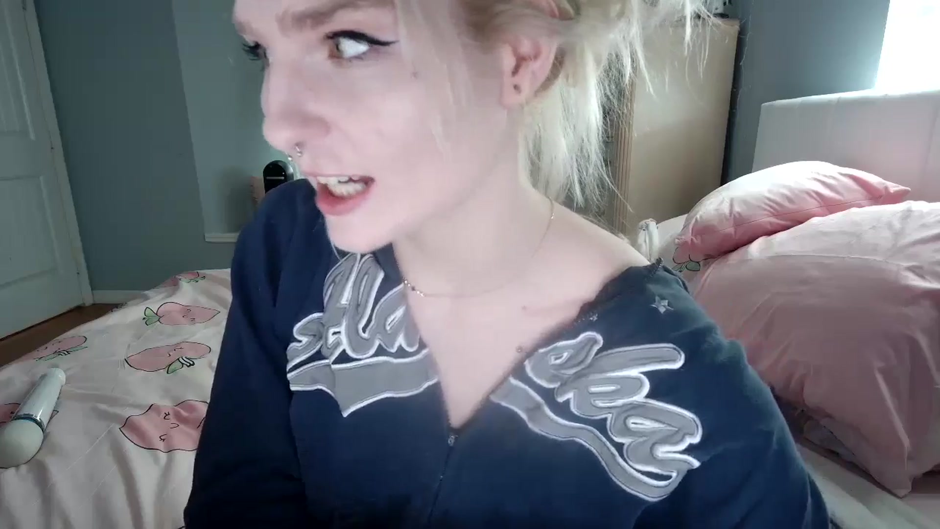 Gallery image thumbnail from DuckChan0's myfreecams stream on, 08/28/2024, 15:07 image 5 of 20