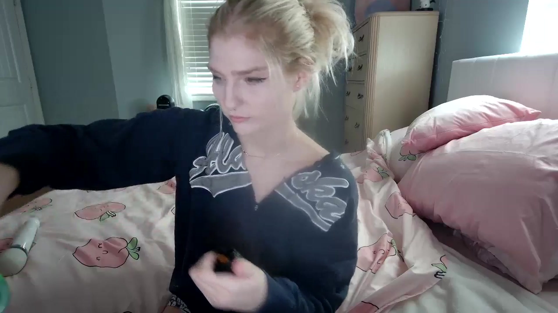 Gallery image thumbnail from DuckChan0's myfreecams stream on, 08/28/2024, 15:07 image 6 of 20