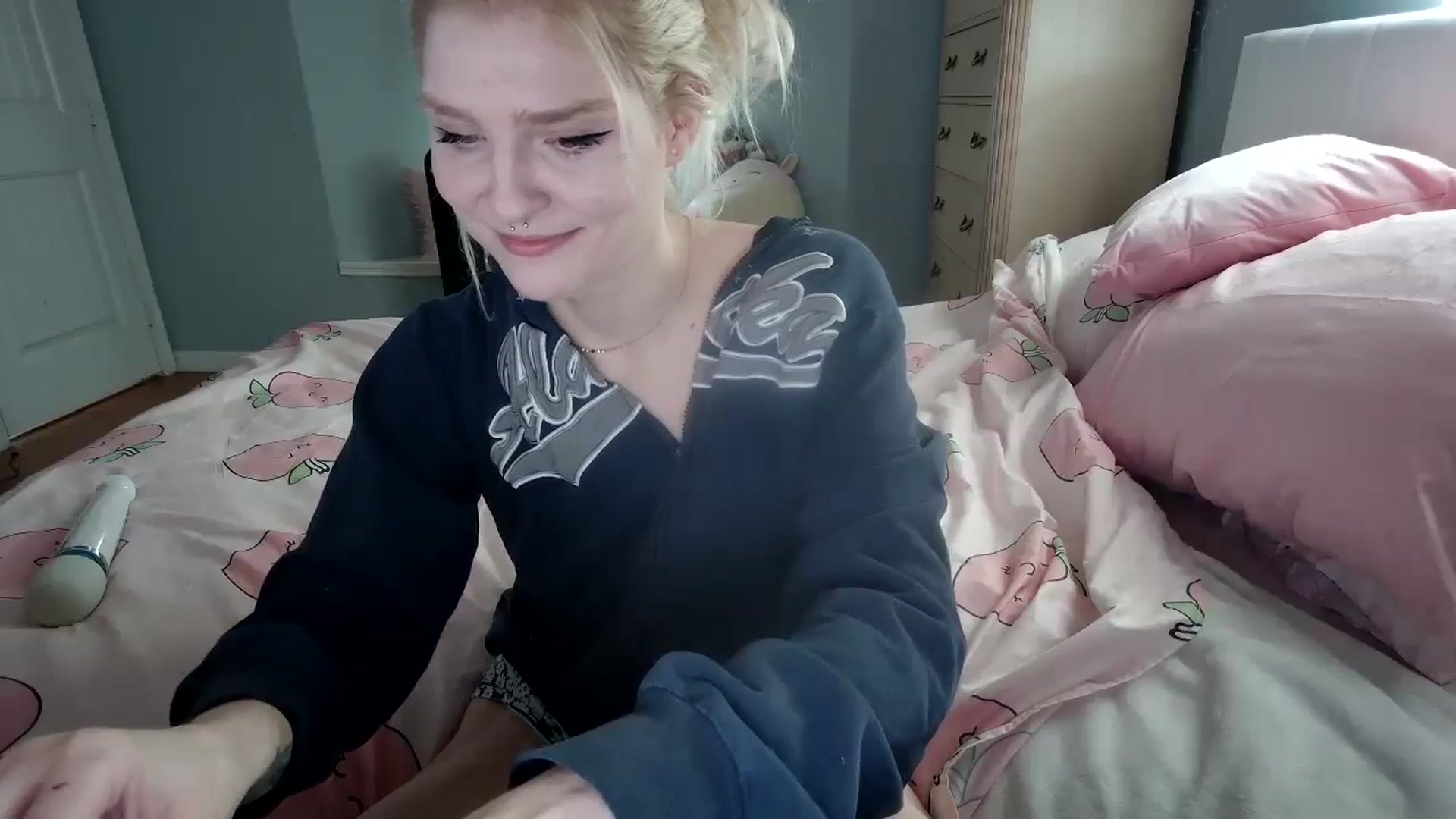 Gallery image thumbnail from DuckChan0's myfreecams stream on, 08/28/2024, 15:07 image 7 of 20