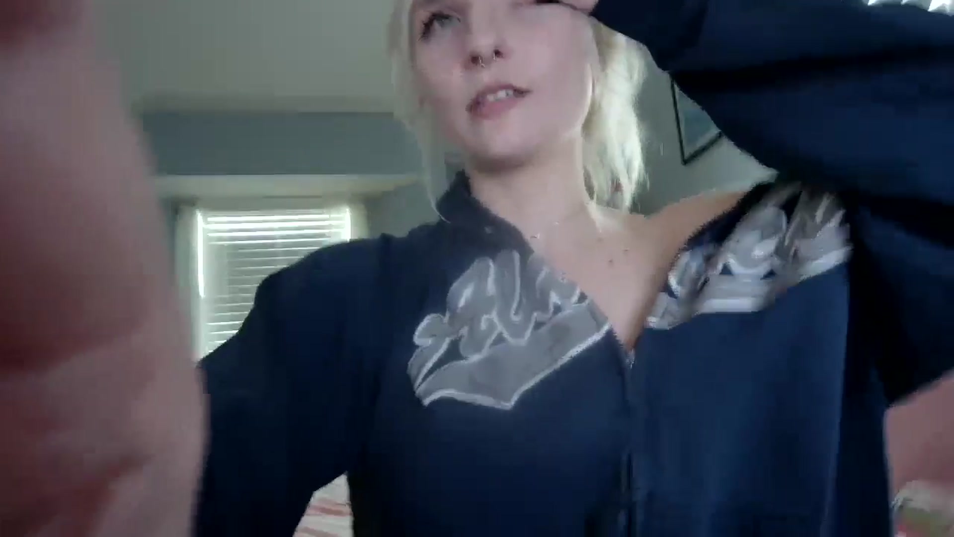 Gallery image thumbnail from DuckChan0's myfreecams stream on, 08/28/2024, 16:28 image 10 of 20