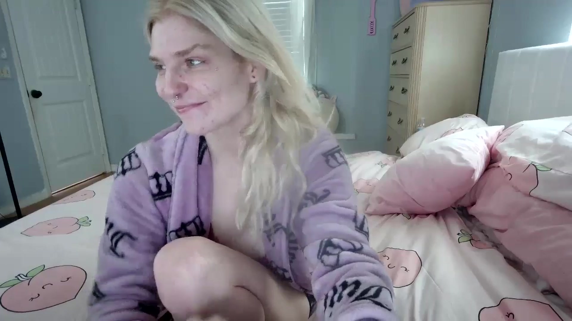 Gallery image thumbnail from DuckChan0's myfreecams stream on, 08/29/2024, 14:09 image 2 of 20