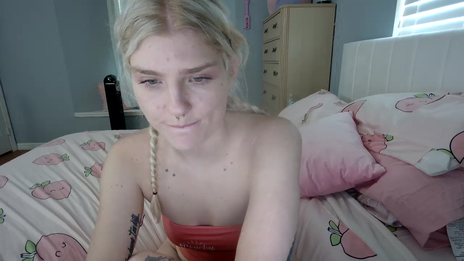Gallery image thumbnail from DuckChan0's myfreecams stream on, 08/29/2024, 14:09 image 19 of 20