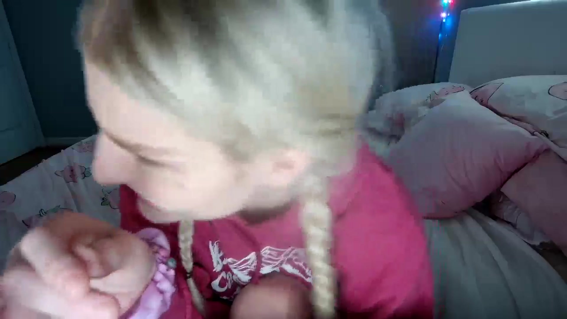 Gallery image thumbnail from DuckChan0's myfreecams stream on, 08/29/2024, 15:01 image 14 of 20