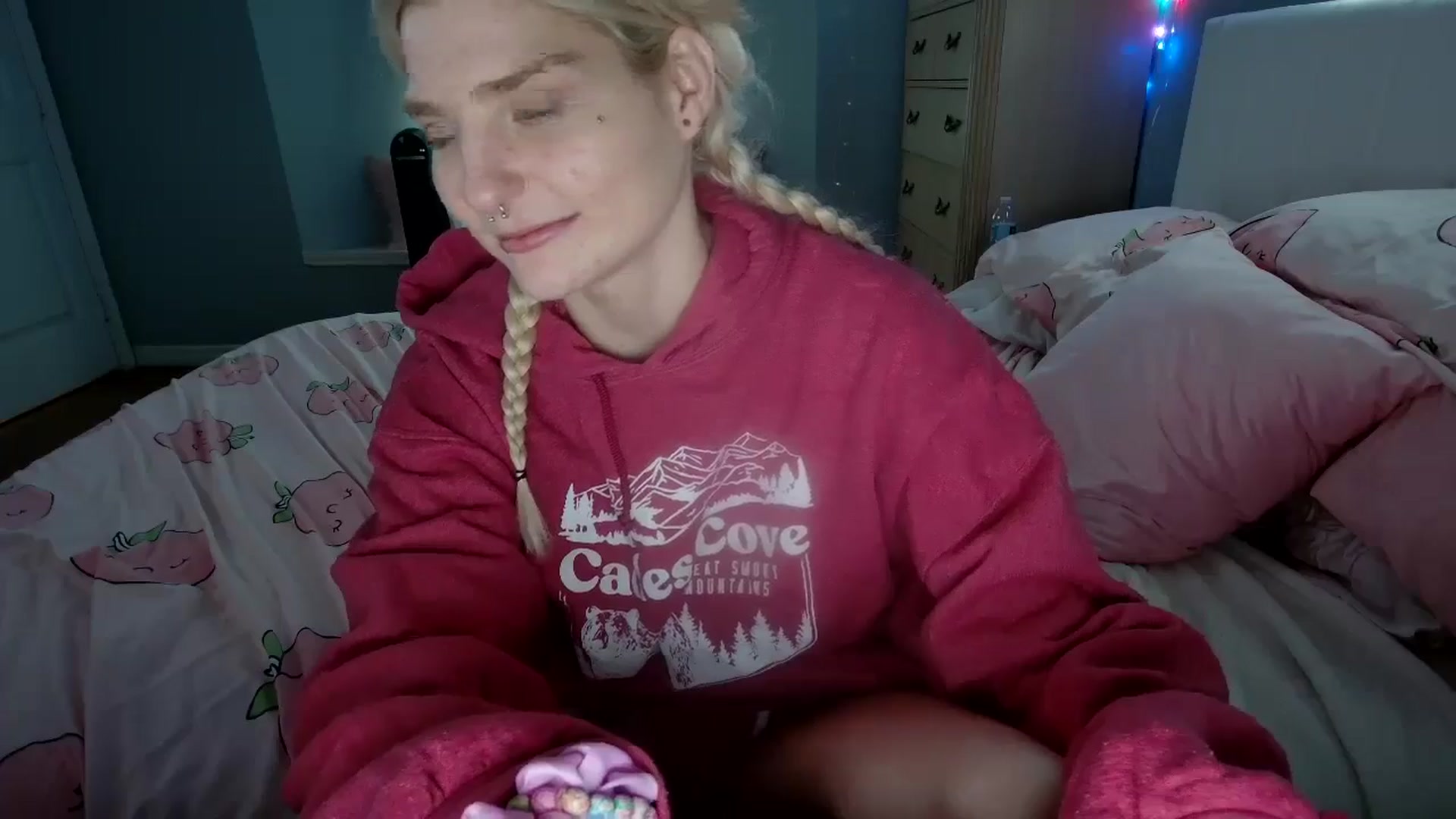 Gallery image thumbnail from DuckChan0's myfreecams stream on, 08/29/2024, 15:01 image 11 of 20