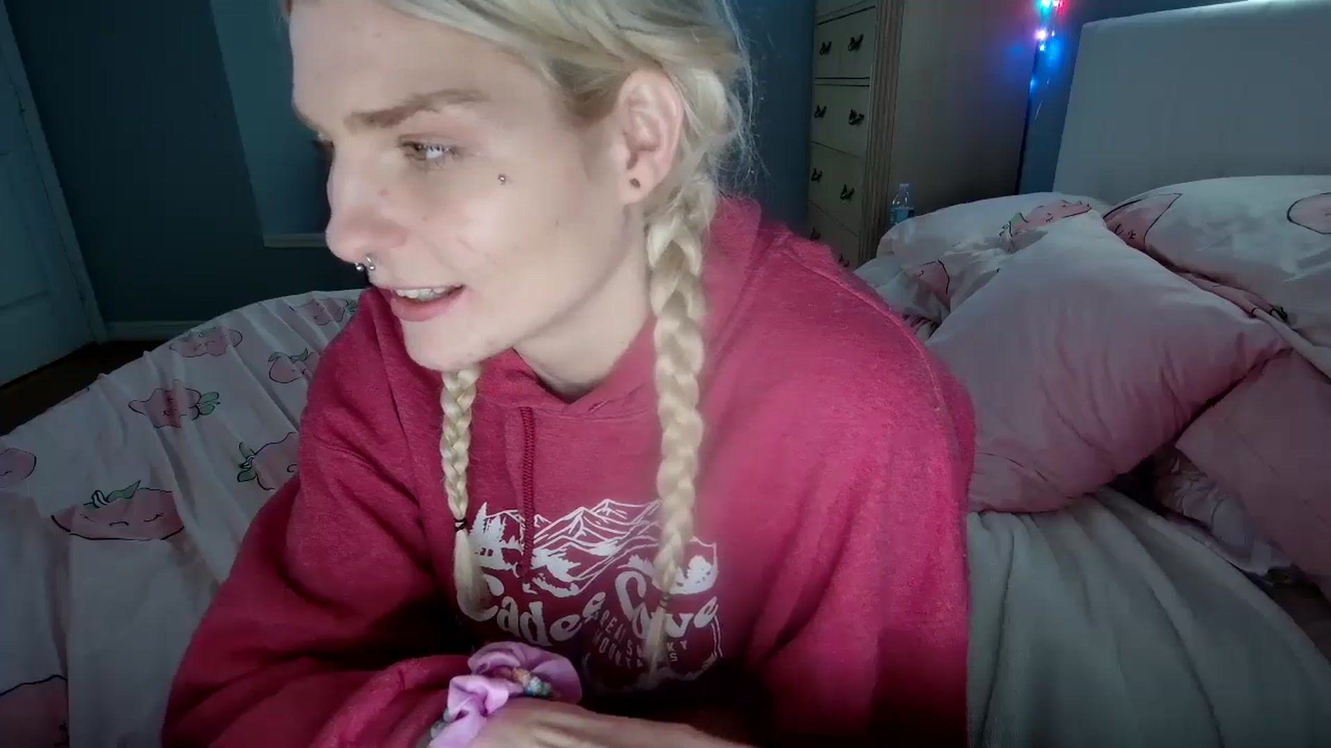 Gallery image thumbnail from DuckChan0's myfreecams stream on, 08/29/2024, 15:01 image 13 of 20