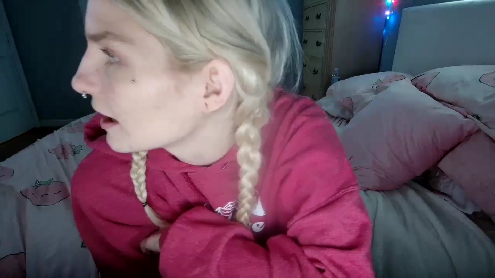 Gallery image thumbnail from DuckChan0's myfreecams stream on, 08/29/2024, 15:01 image 18 of 20
