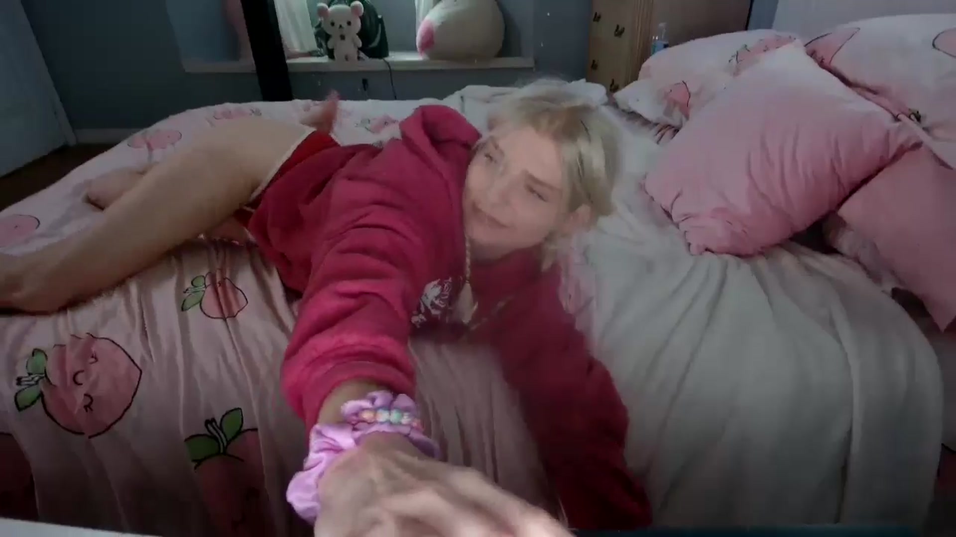 Gallery image thumbnail from DuckChan0's myfreecams stream on, 08/29/2024, 15:01 image 7 of 20