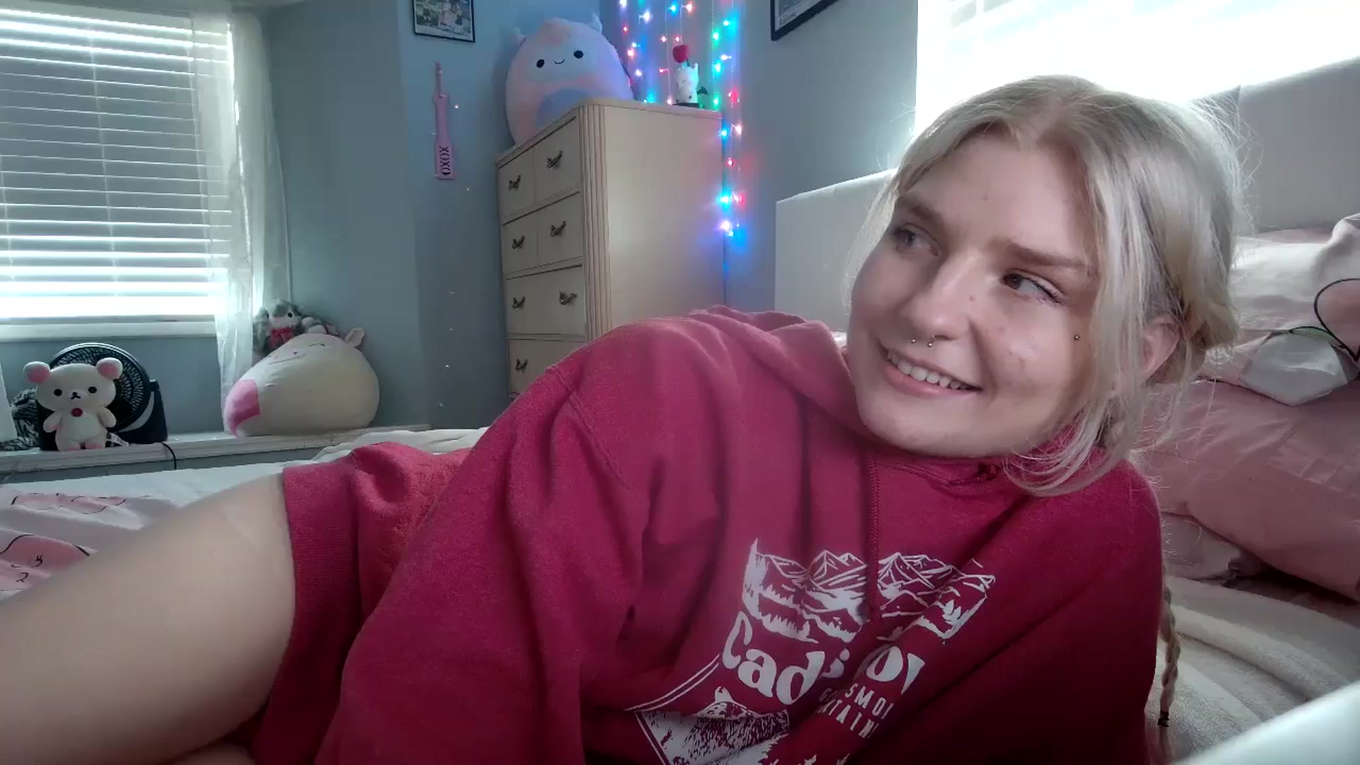Gallery image thumbnail from DuckChan0's myfreecams stream on, 08/29/2024, 15:58 image 15 of 20