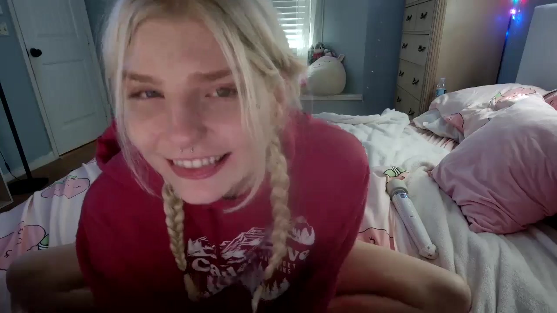 Gallery image thumbnail from DuckChan0's myfreecams stream on, 08/29/2024, 15:58 image 10 of 20