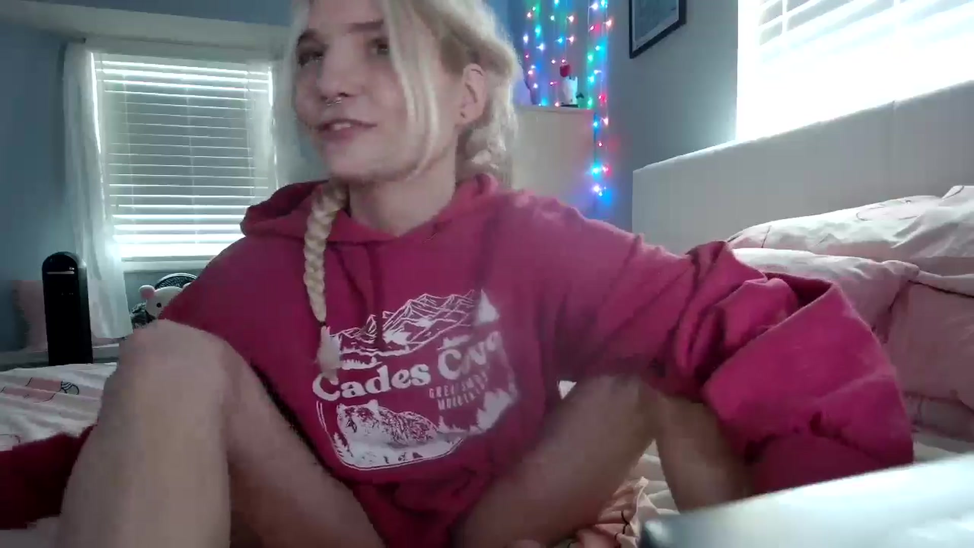 Gallery image thumbnail from DuckChan0's myfreecams stream on, 08/29/2024, 15:58 image 17 of 20