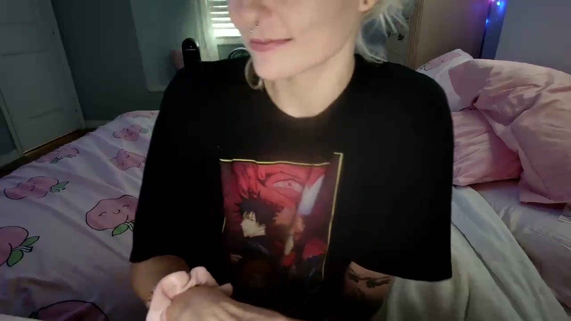 Gallery image thumbnail from DuckChan0's myfreecams stream on, 08/30/2024, 17:31 image 15 of 20