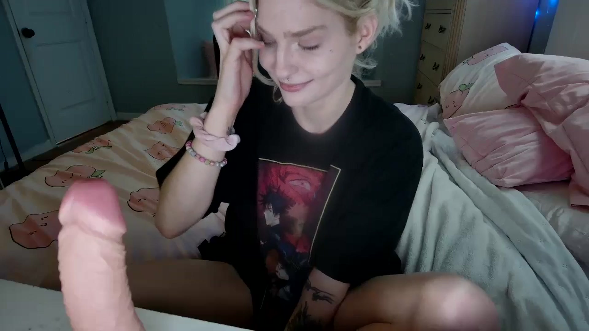 Gallery image thumbnail from DuckChan0's myfreecams stream on, 08/30/2024, 17:31 image 7 of 20