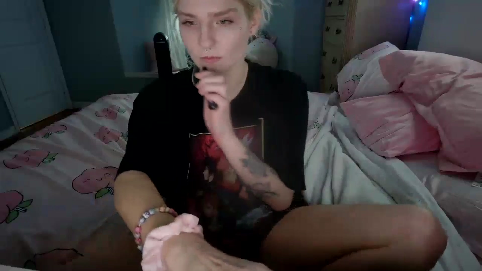 Gallery image thumbnail from DuckChan0's myfreecams stream on, 08/30/2024, 17:31 image 18 of 20