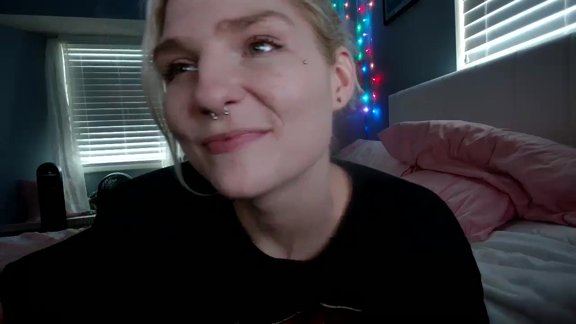 Gallery image thumbnail from DuckChan0's myfreecams stream on, 08/30/2024, 19:06 image 11 of 20