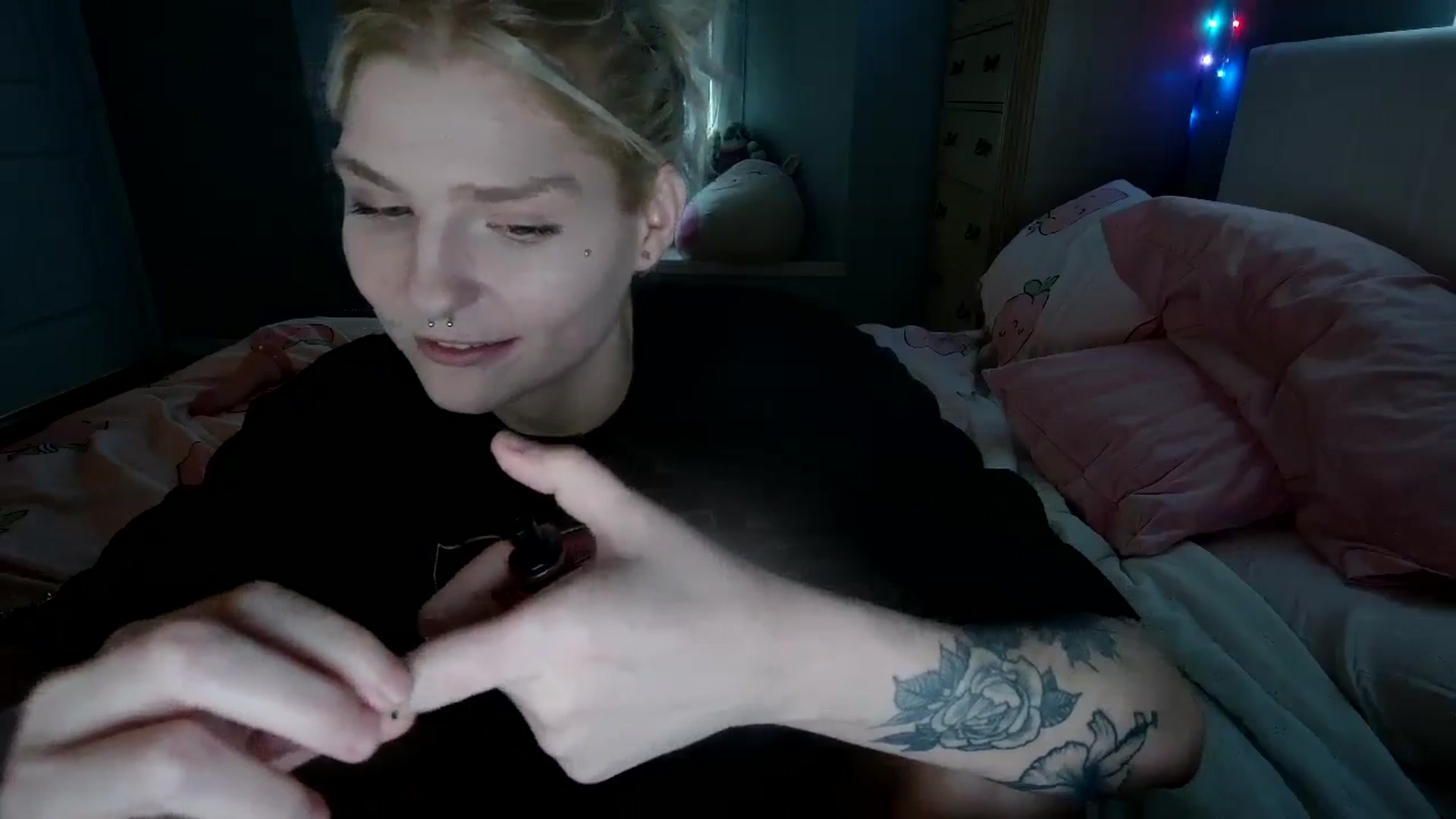 Gallery image thumbnail from DuckChan0's myfreecams stream on, 08/30/2024, 19:06 image 18 of 20