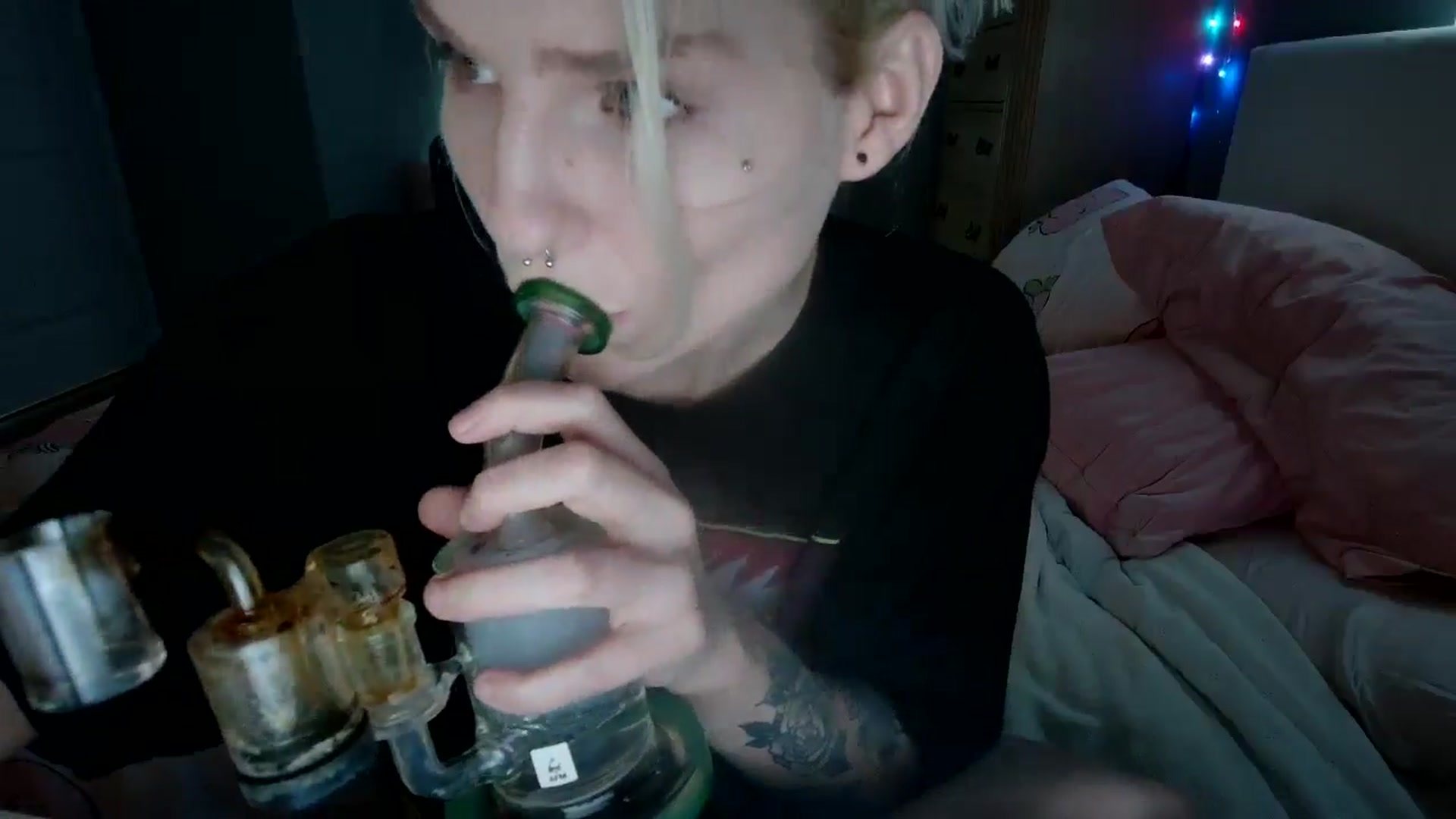 Gallery image thumbnail from DuckChan0's myfreecams stream on, 08/30/2024, 19:06 image 17 of 20