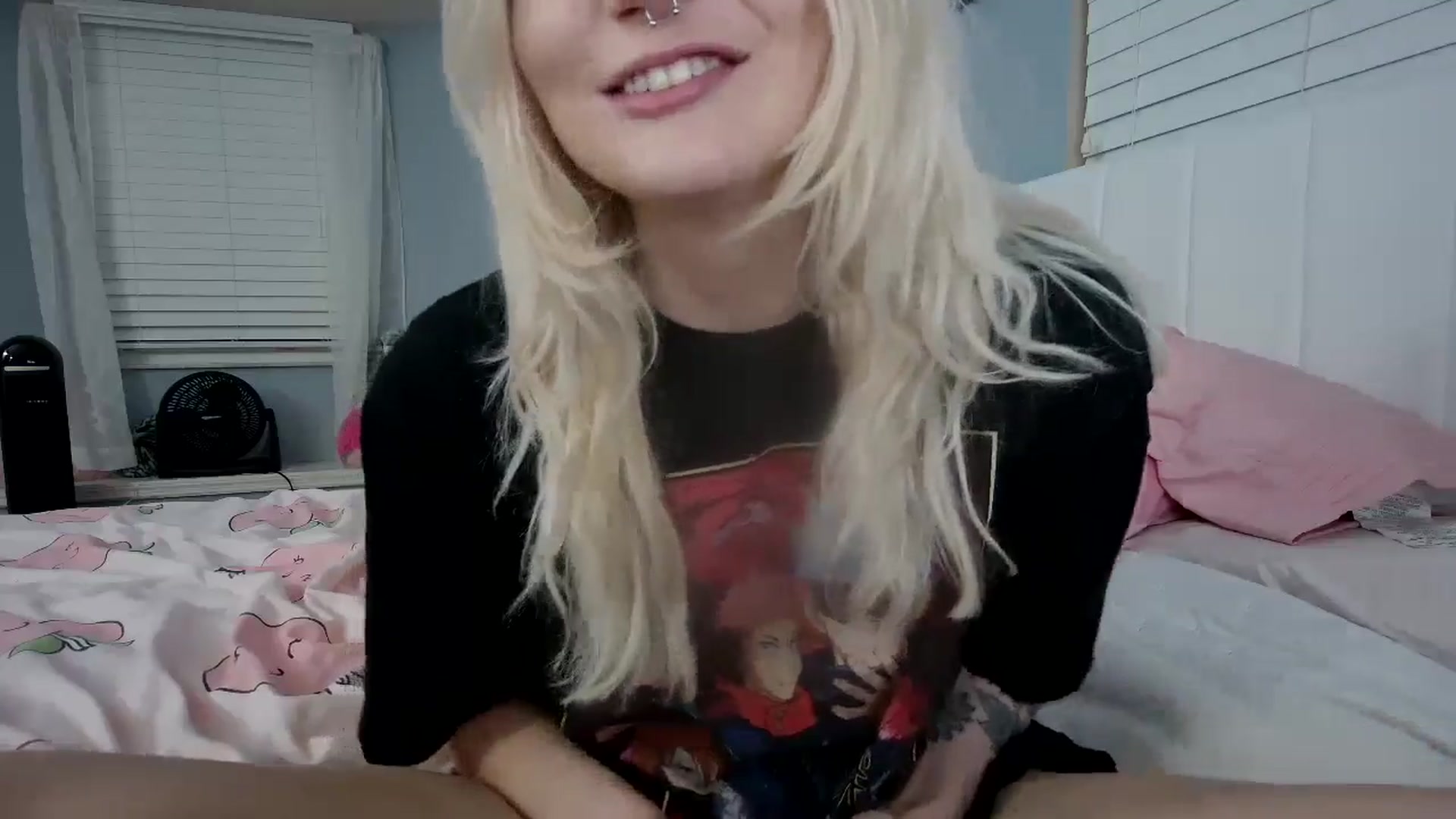 Gallery image thumbnail from DuckChan0's myfreecams stream on, 08/31/2024, 01:03 image 4 of 20