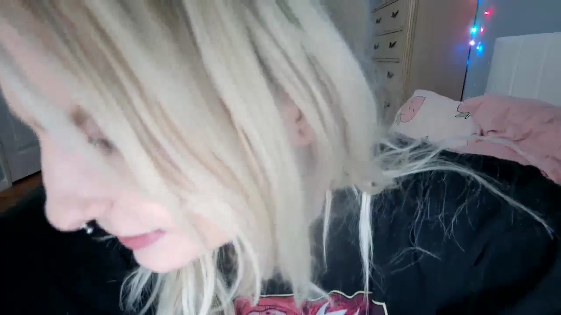 Gallery image thumbnail from DuckChan0's myfreecams stream on, 08/31/2024, 01:03 image 12 of 20