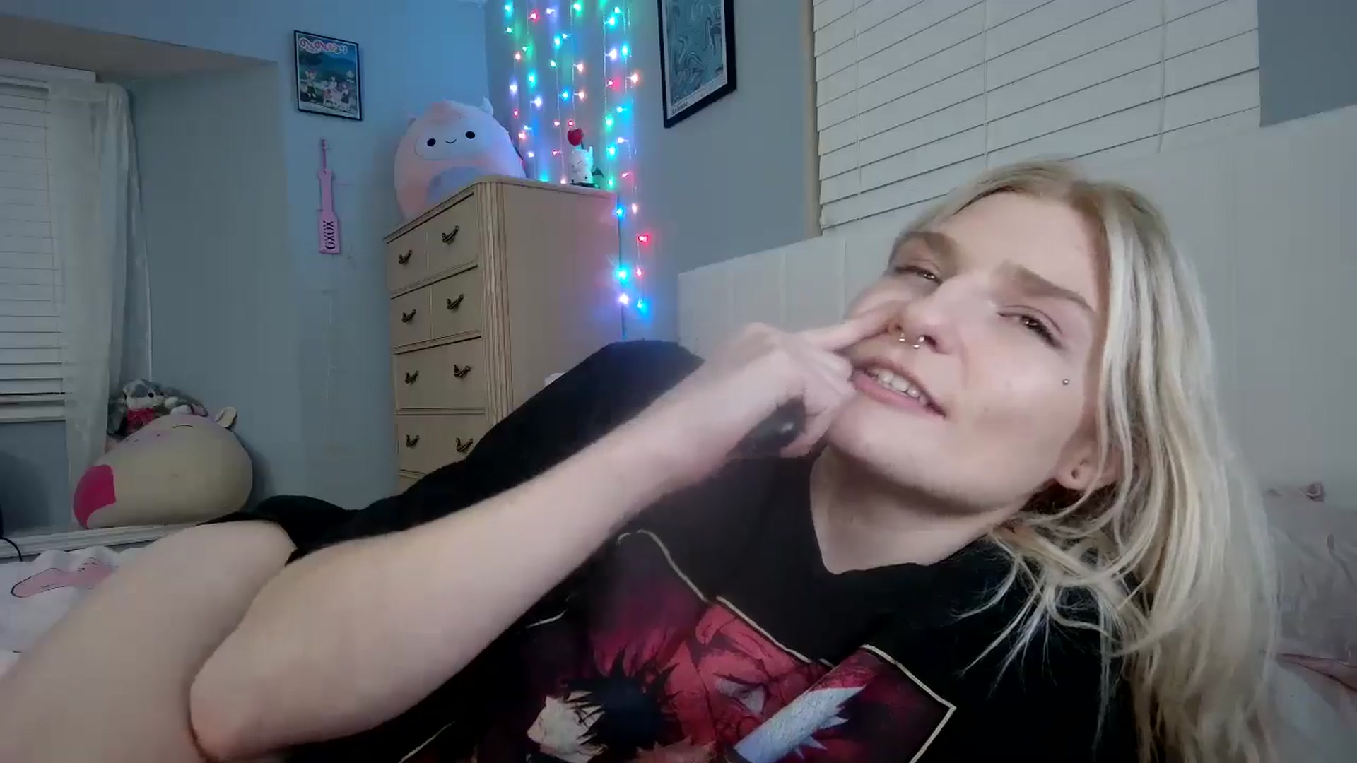 Gallery image thumbnail from DuckChan0's myfreecams stream on, 08/31/2024, 01:03 image 14 of 20