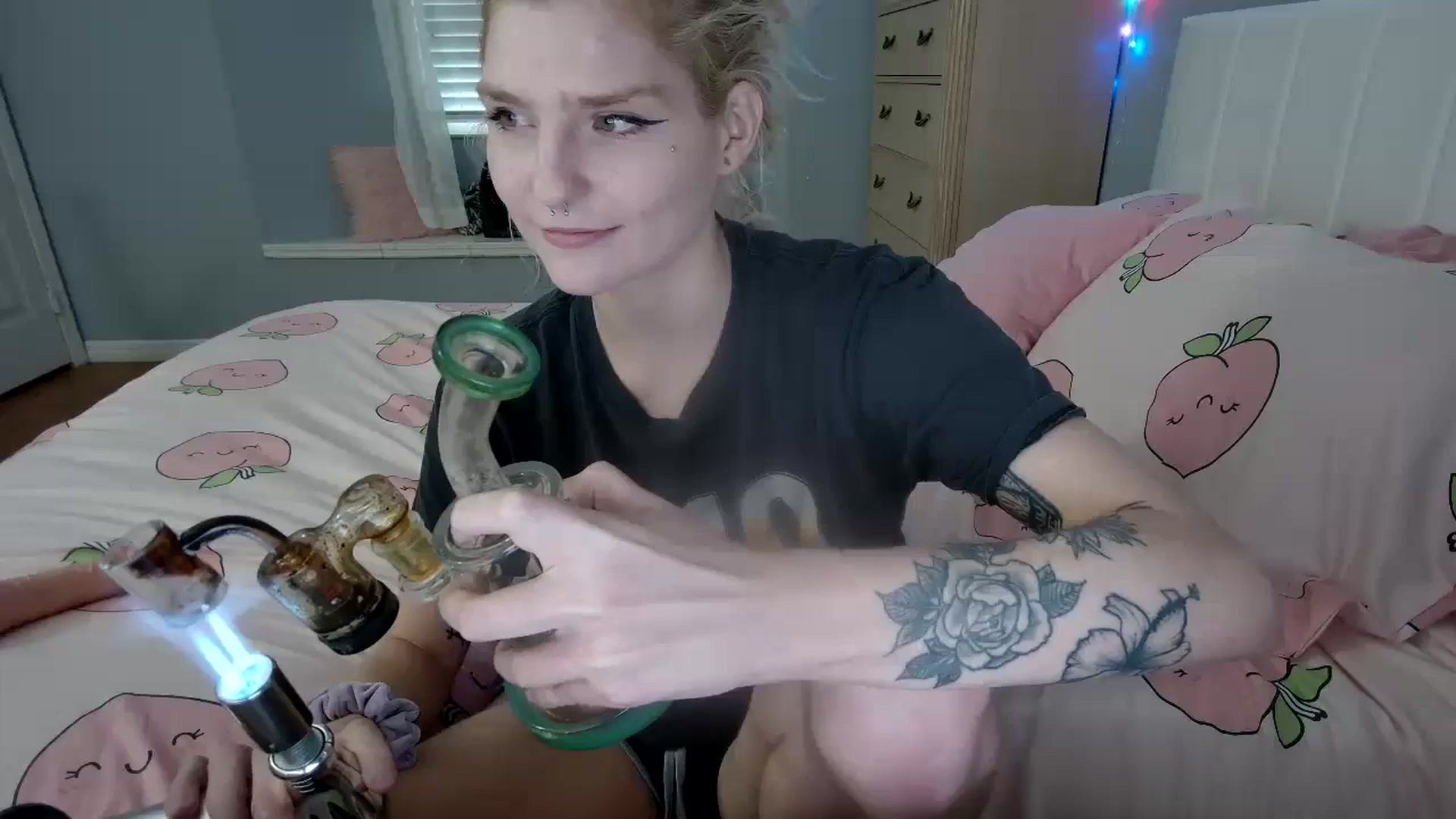 Gallery image thumbnail from DuckChan0's myfreecams stream on, 08/31/2024, 22:31 image 3 of 20