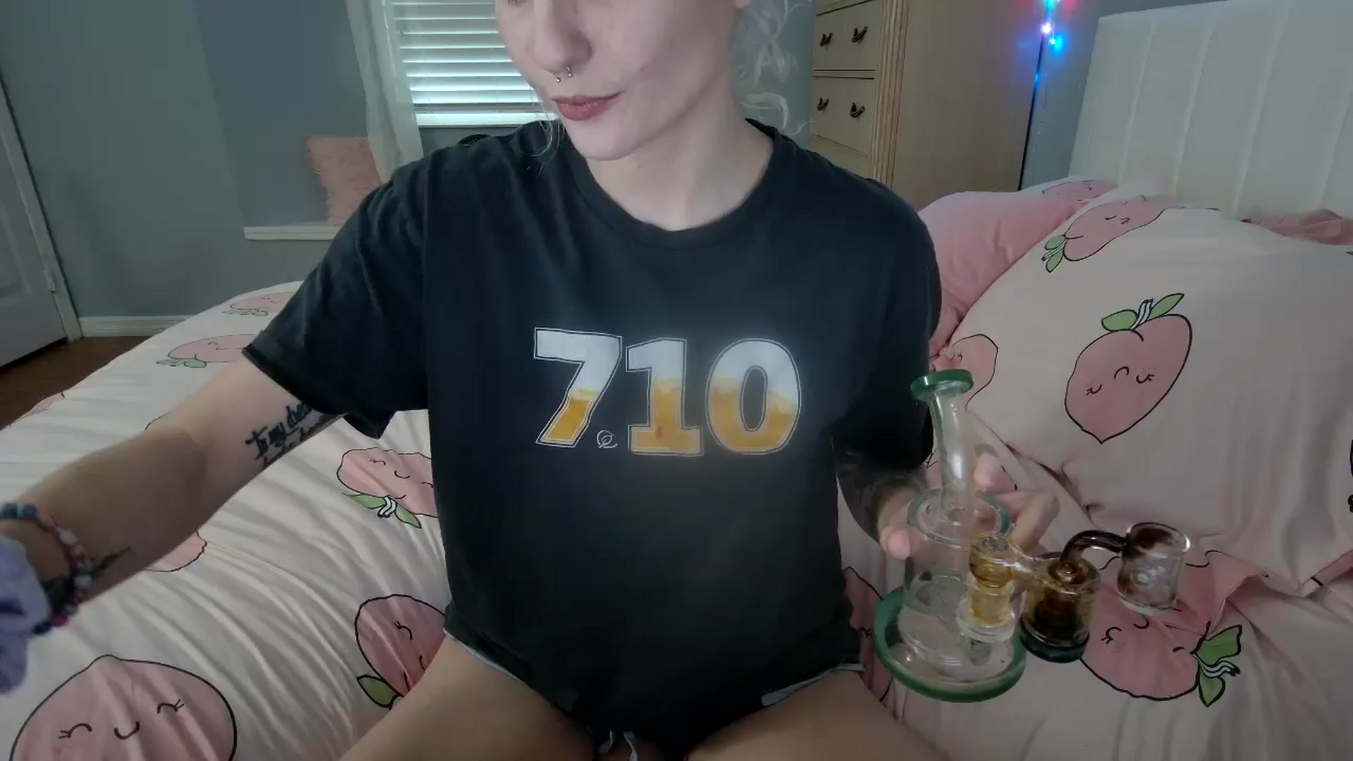 Gallery image thumbnail from DuckChan0's myfreecams stream on, 08/31/2024, 22:31 image 4 of 20