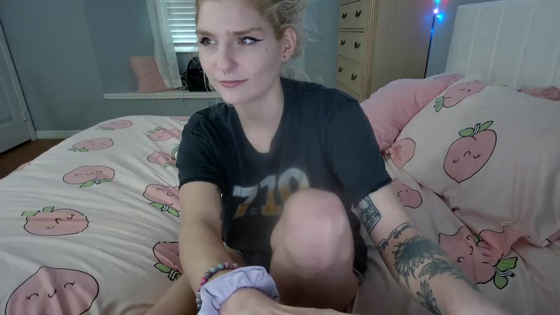 Gallery image thumbnail from DuckChan0's myfreecams stream on, 08/31/2024, 22:31 image 5 of 20