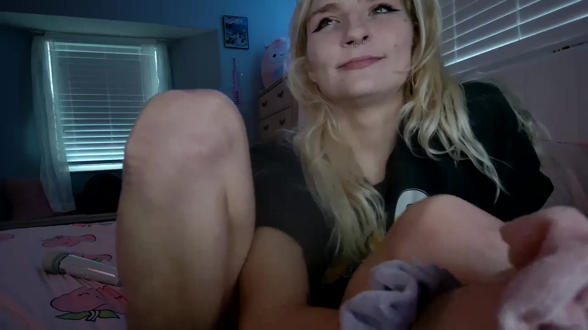 Gallery image thumbnail from DuckChan0's myfreecams stream on, 08/31/2024, 22:31 image 13 of 20