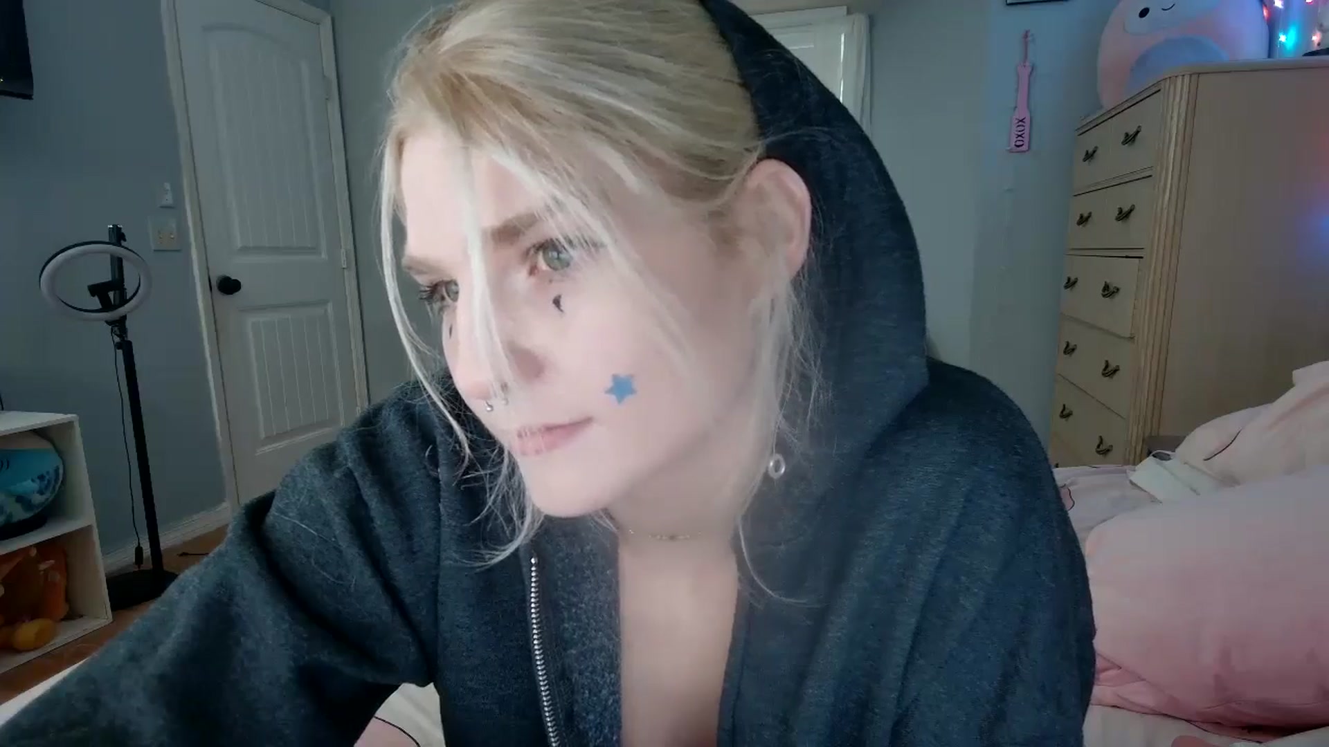 Gallery image thumbnail from DuckChan0's myfreecams stream on, 09/01/2024, 23:10 image 16 of 20