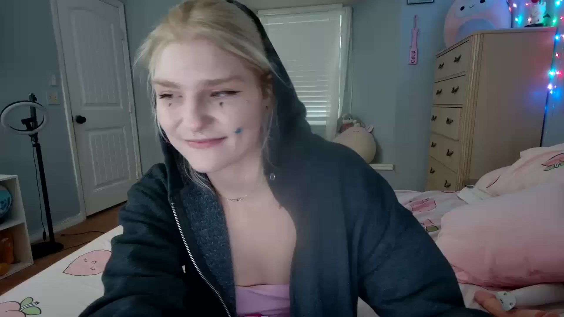 Gallery image thumbnail from DuckChan0's myfreecams stream on, 09/01/2024, 23:10 image 14 of 20