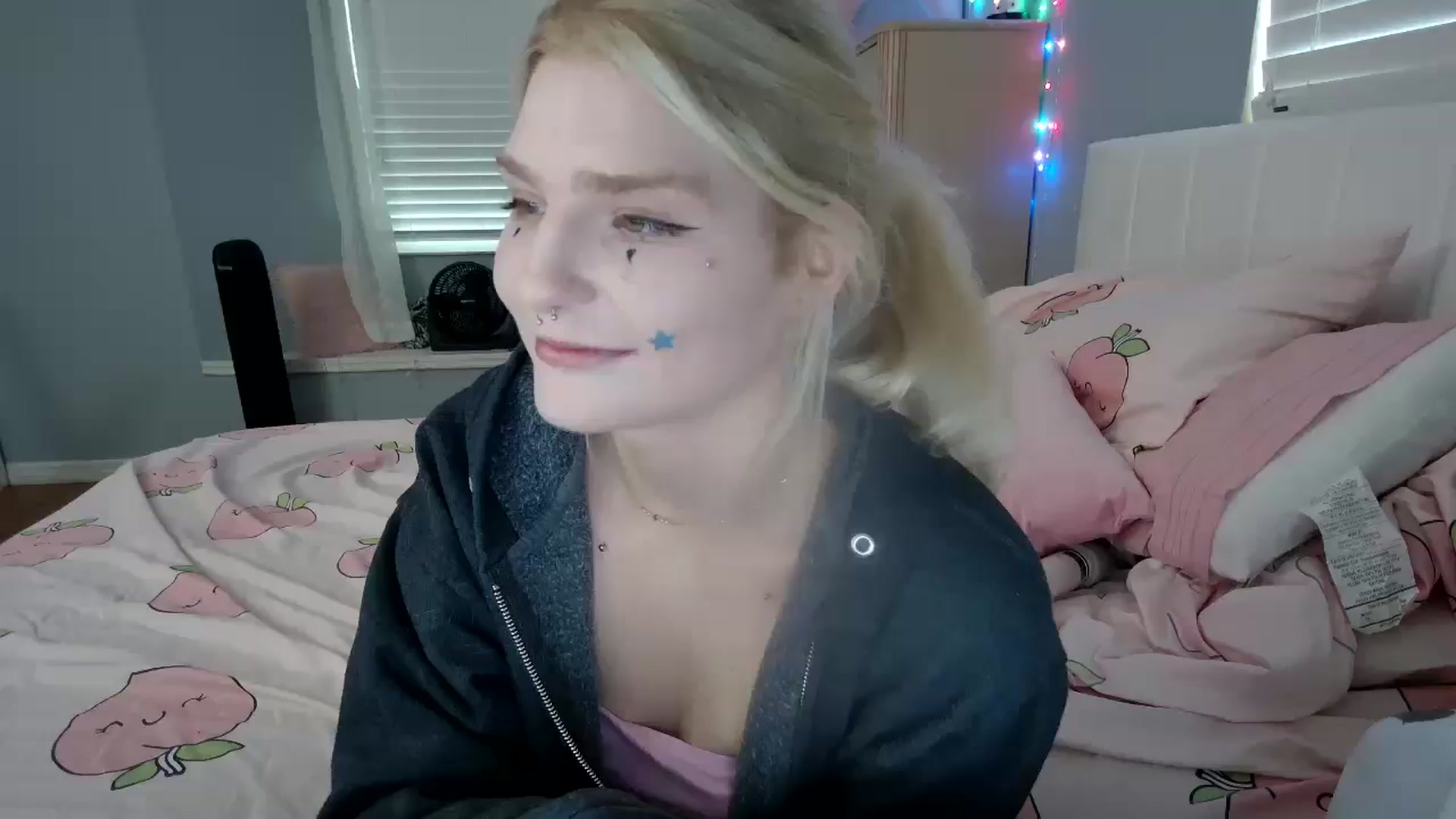 Gallery image thumbnail from DuckChan0's myfreecams stream on, 09/01/2024, 23:10 image 3 of 20