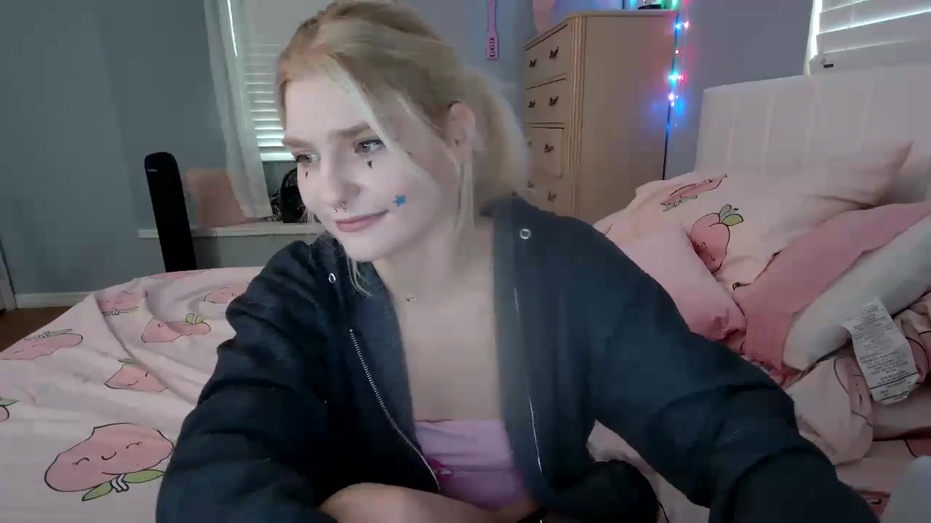 Gallery image thumbnail from DuckChan0's myfreecams stream on, 09/01/2024, 23:10 image 4 of 20