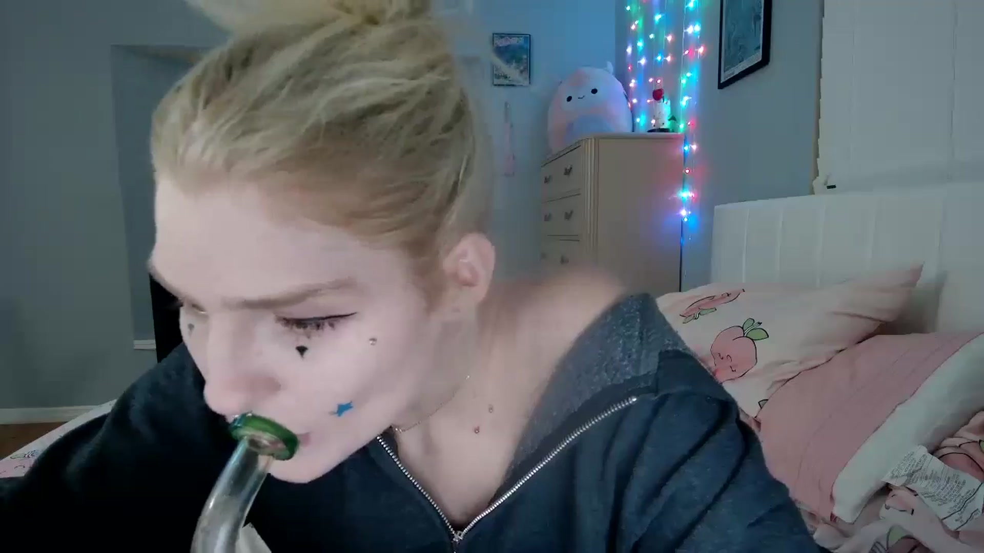 Gallery image thumbnail from DuckChan0's myfreecams stream on, 09/02/2024, 24:12 image 12 of 20