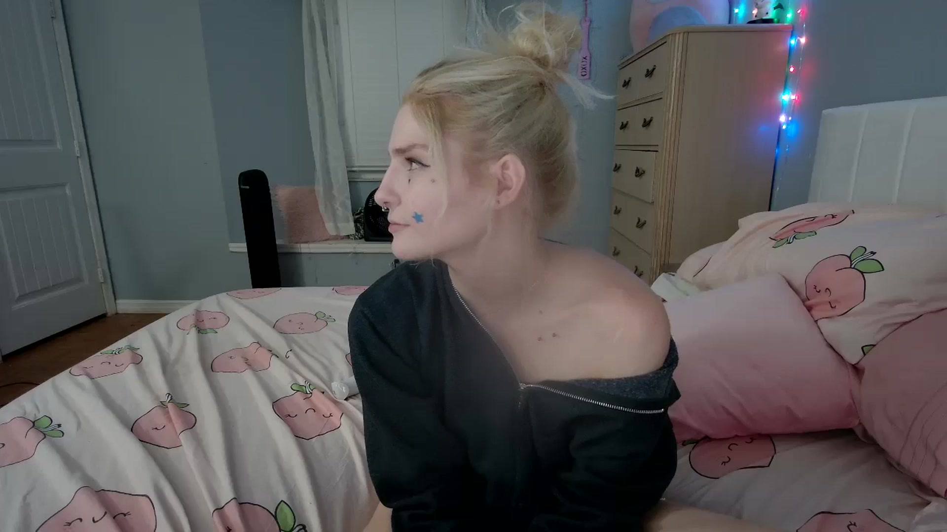 Gallery image thumbnail from DuckChan0's myfreecams stream on, 09/02/2024, 24:12 image 18 of 20