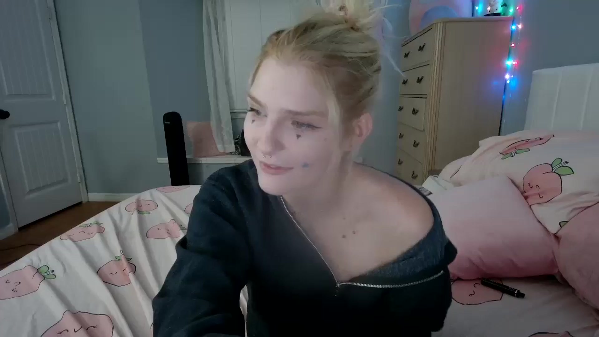 Gallery image thumbnail from DuckChan0's myfreecams stream on, 09/02/2024, 24:12 image 19 of 20