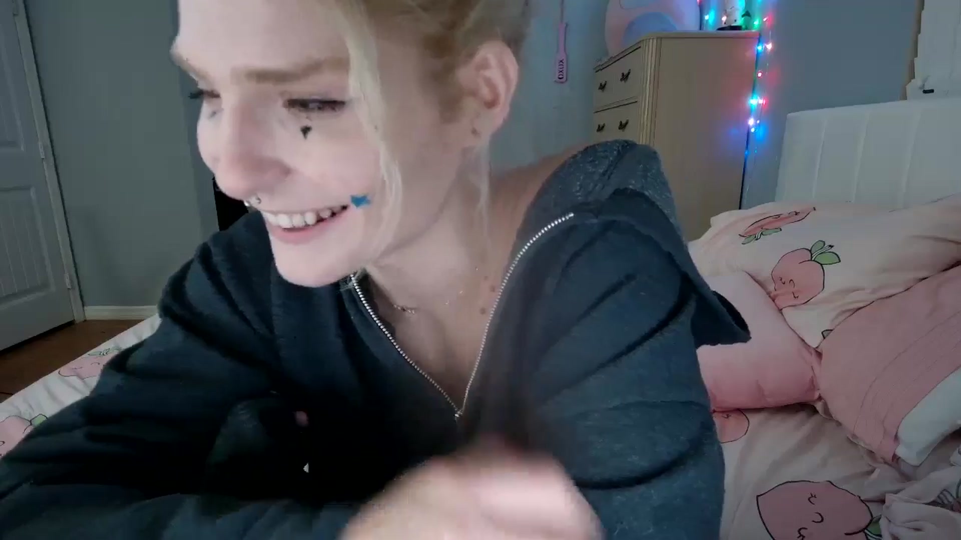 Gallery image thumbnail from DuckChan0's myfreecams stream on, 09/02/2024, 24:12 image 13 of 20