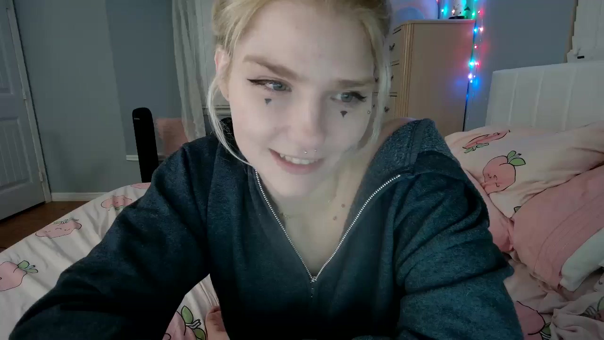 Gallery image thumbnail from DuckChan0's myfreecams stream on, 09/02/2024, 24:12 image 14 of 20