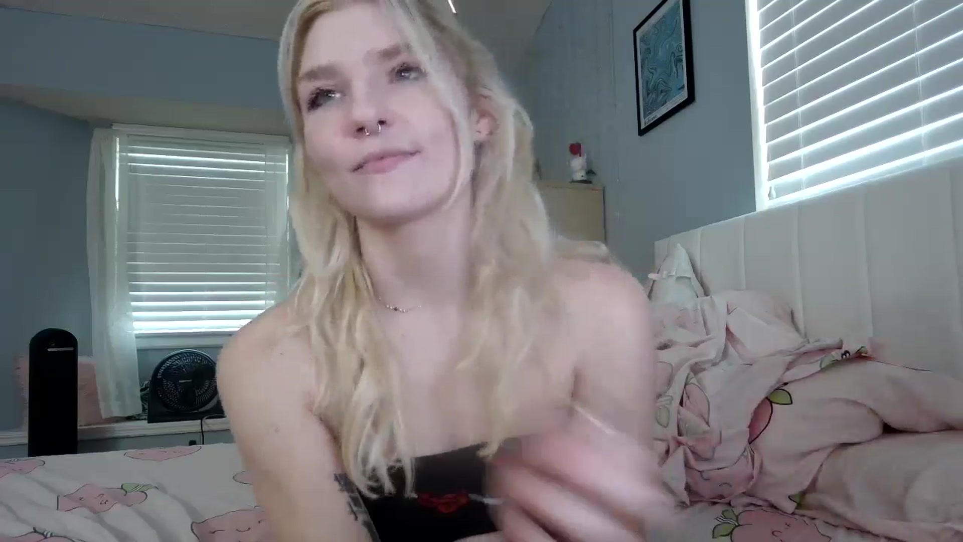 Gallery image thumbnail from DuckChan0's myfreecams stream on, 09/03/2024, 18:13 image 16 of 20