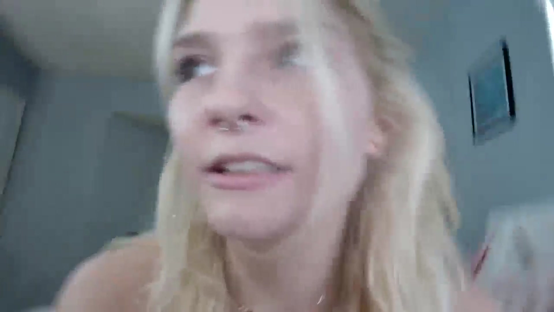 Gallery image thumbnail from DuckChan0's myfreecams stream on, 09/03/2024, 18:13 image 17 of 20