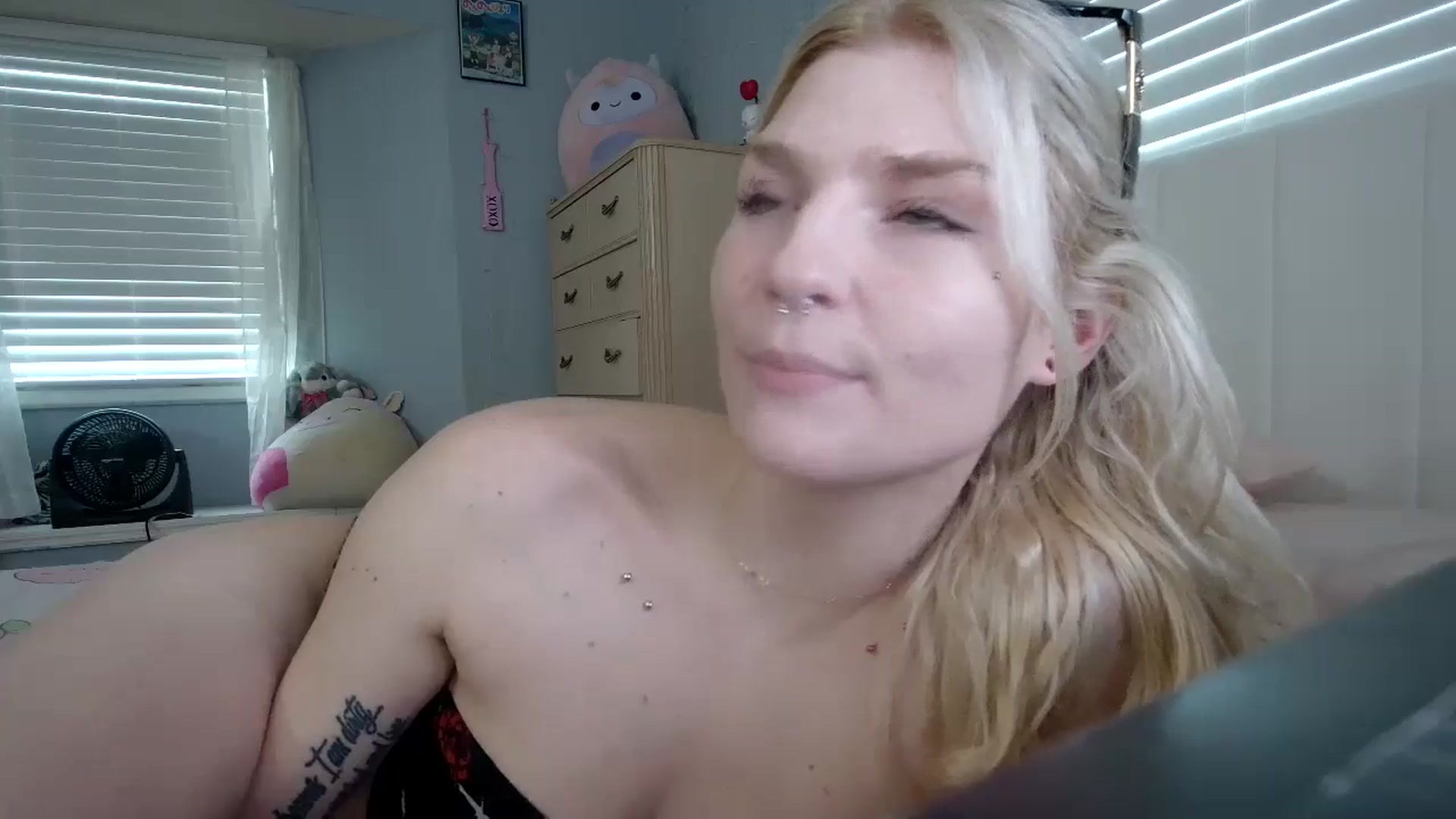 Gallery image thumbnail from DuckChan0's myfreecams stream on, 09/03/2024, 18:13 image 12 of 20