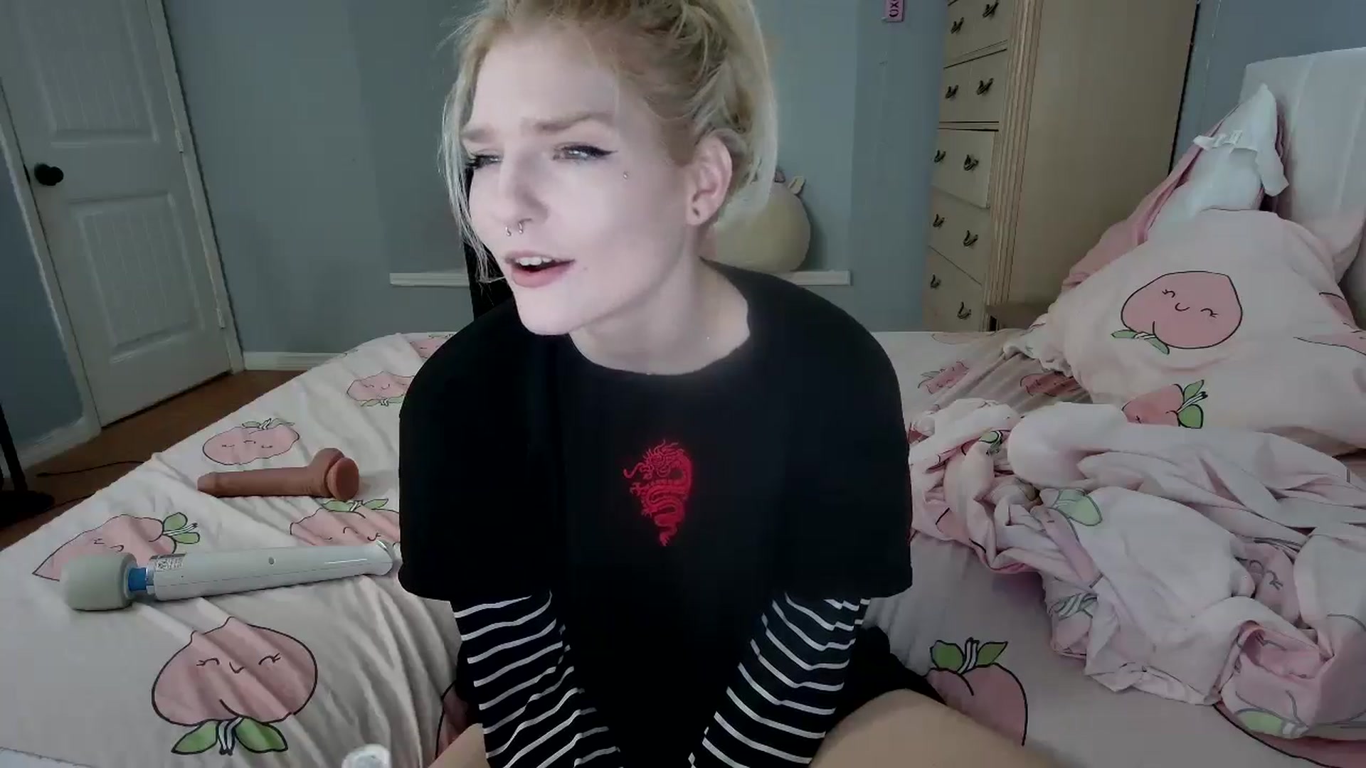 Gallery image thumbnail from DuckChan0's myfreecams stream on, 09/03/2024, 19:02 image 3 of 20
