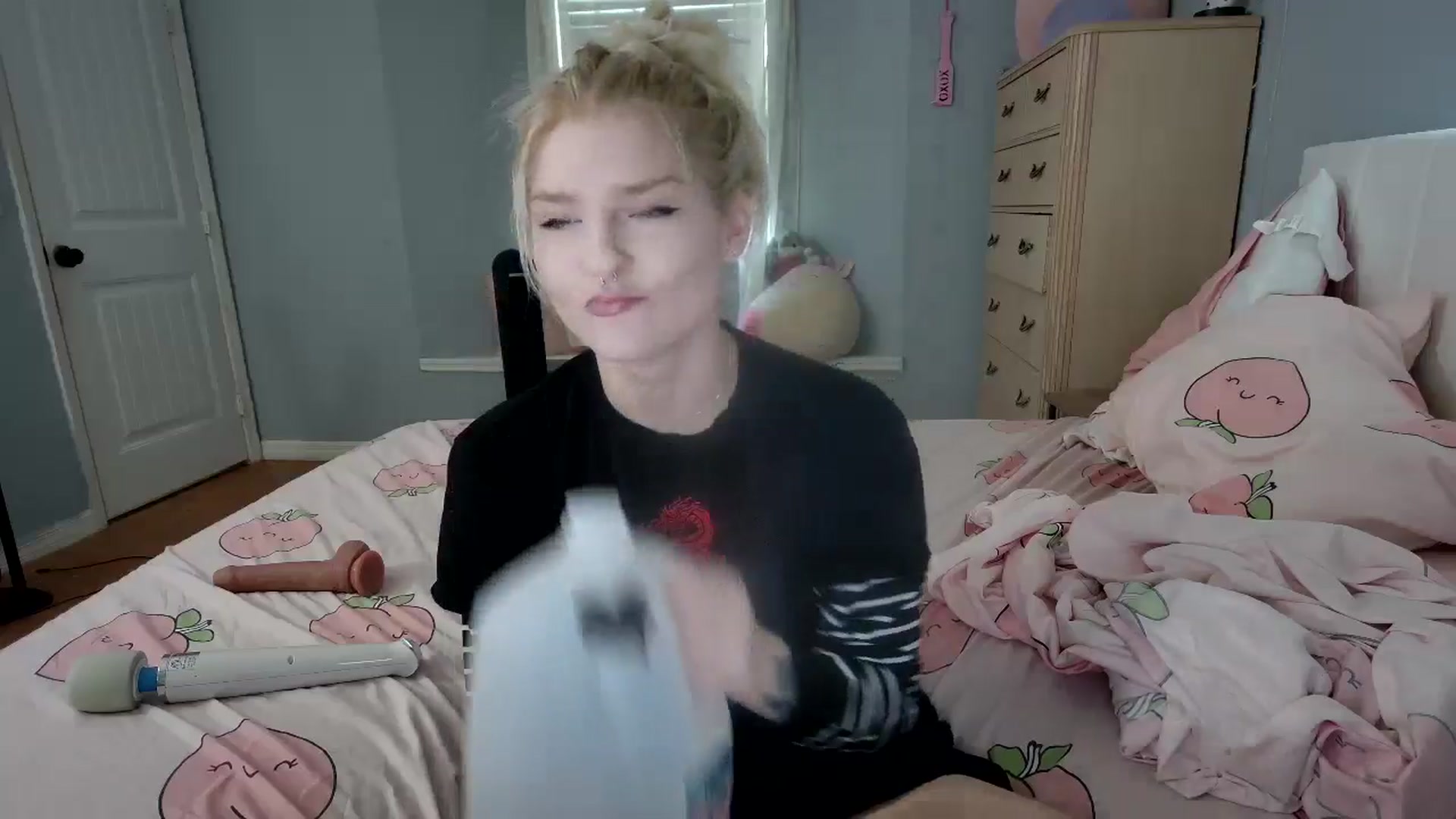 Gallery image thumbnail from DuckChan0's myfreecams stream on, 09/03/2024, 19:02 image 2 of 20