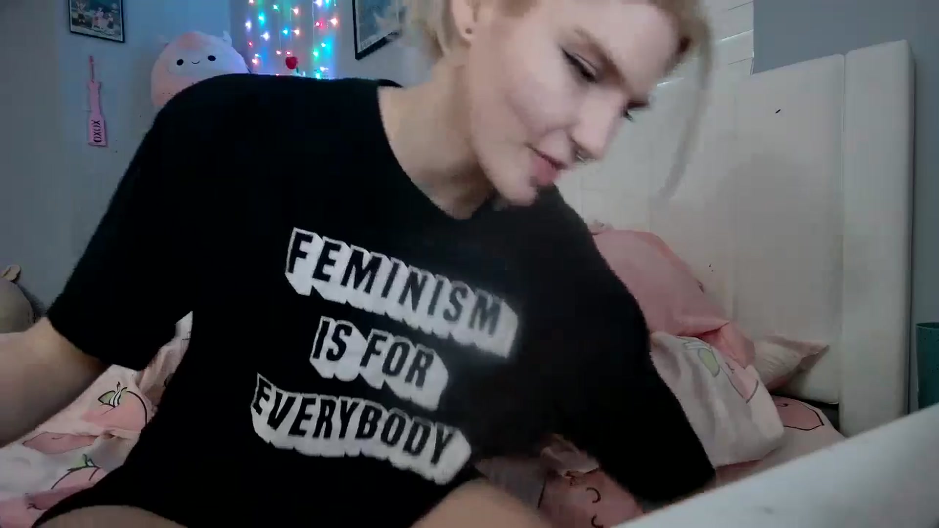 Gallery image thumbnail from DuckChan0's myfreecams stream on, 09/03/2024, 23:26 image 19 of 20